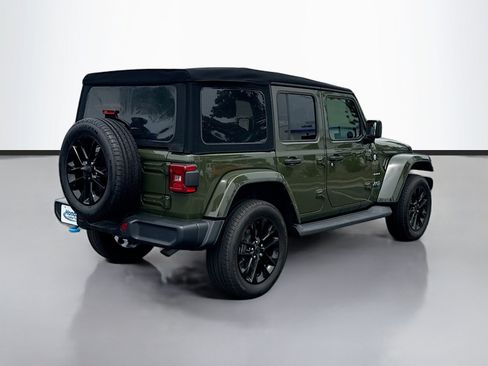 Used 2024 Jeep Wrangler Unlimited Sahara w/ Technology Group AWD/4WD image 7