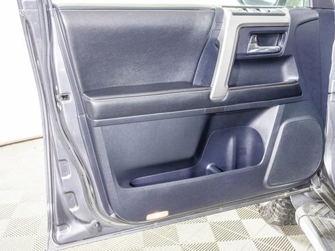 Used 2015 Toyota 4Runner SR5 image 33