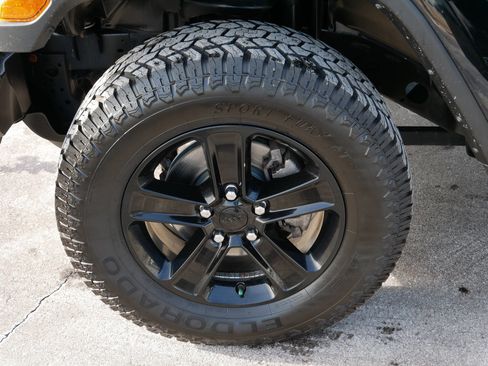 Used 2021 Jeep Wrangler Unlimited Sahara image 15