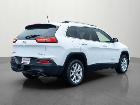 Used 2017 Jeep Cherokee Latitude w/ Cold Weather Group image 7