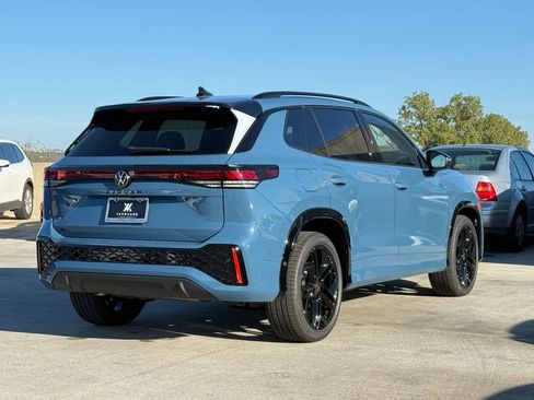 New 2026 Volkswagen Tiguan SE R-Line FWD image 9