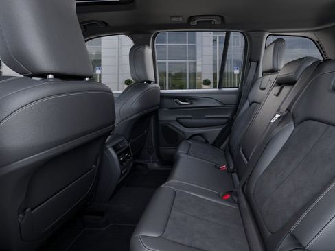 New 2025 Jeep Grand Cherokee Altitude image 23