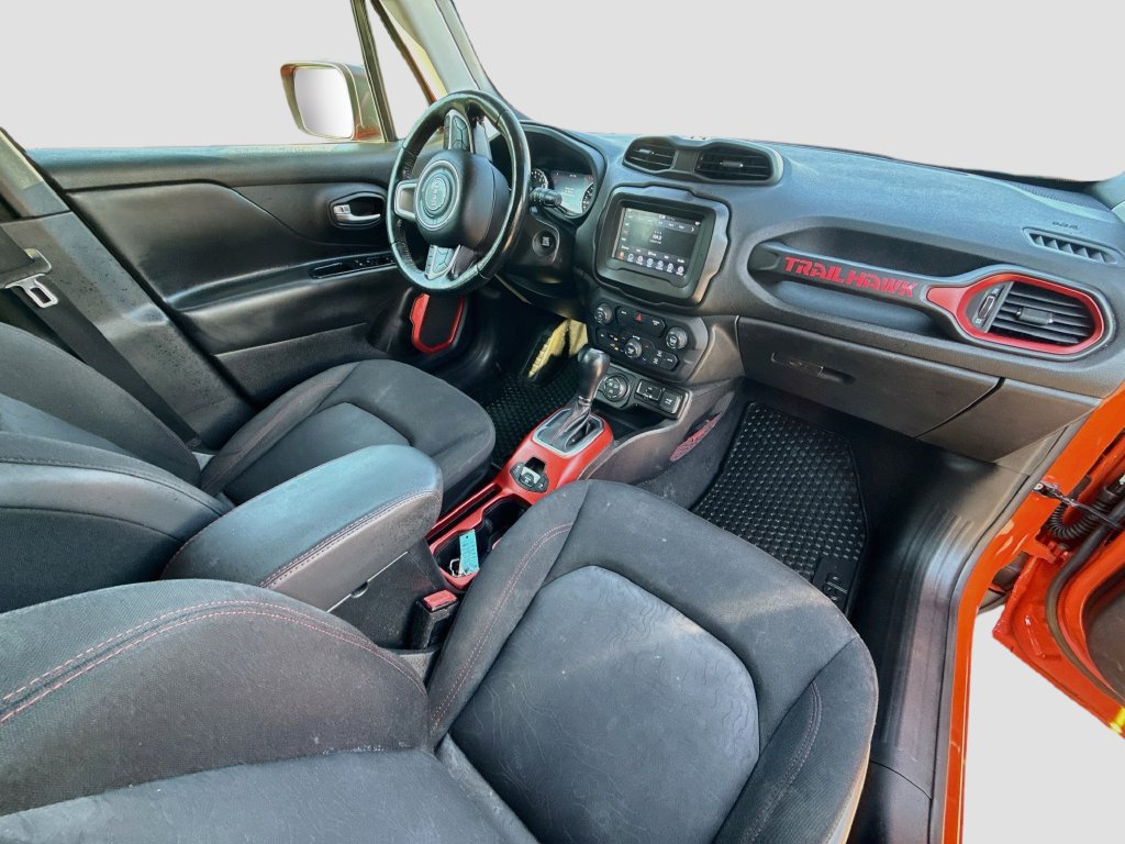 Used 2019 Jeep Renegade Trailhawk w/ Cold Weather Group II AWD/4WD image 29
