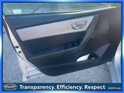 Used 2019 Toyota Corolla LE image 16