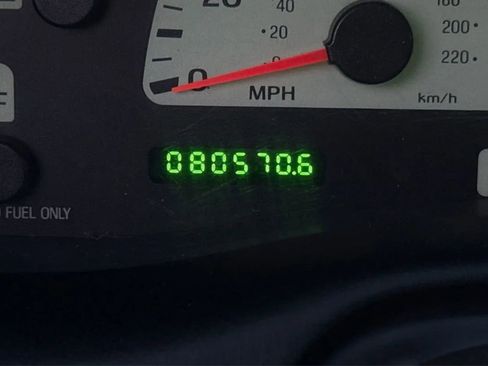 Used 2001 Ford F150 Lightning RWD image 13