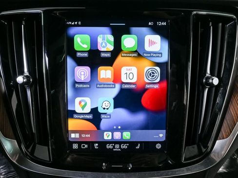 Certified 2025 Volvo V60 B5 Cross Country Plus image 17