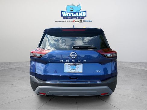 Used 2022 Nissan Rogue SV FWD image 4