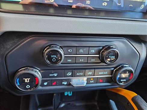 Used 2021 Ford Bronco Badlands image 14