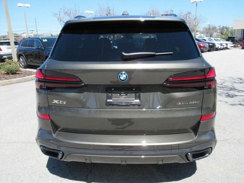 Used 2026 BMW X5 xDrive50e image 6
