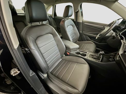 Used 2024 Volkswagen Jetta SE image 32