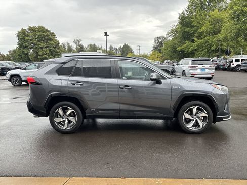 Used 2023 Toyota RAV4 SE w/ Weather & Moonroof Package AWD/4WD image 4