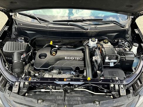 Used 2020 Chevrolet Equinox LS image 9