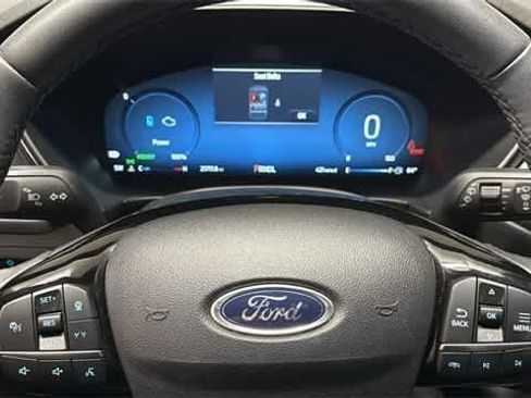 Used 2024 Ford Escape Platinum image 17