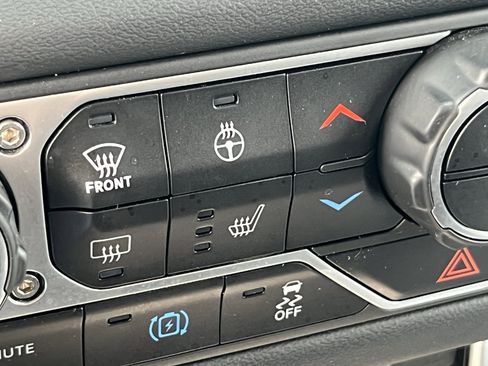 Used 2024 Jeep Wrangler High Altitude image 32