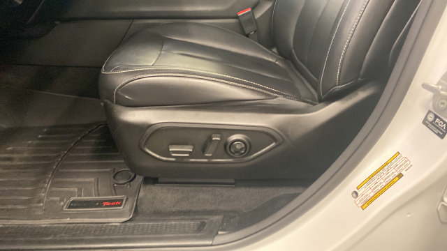 Used 2022 Jeep Grand Cherokee L Limited AWD/4WD image 13
