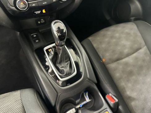 Used 2019 Nissan Rogue Sport SV w/ Technology Package FWD image 20