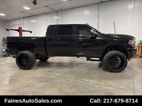 Used 2019 RAM 2500 Big Horn w/ Black Appearance Package image 23