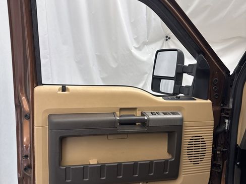 Used 2011 Ford F250 Lariat w/ Camper Pkg image 13