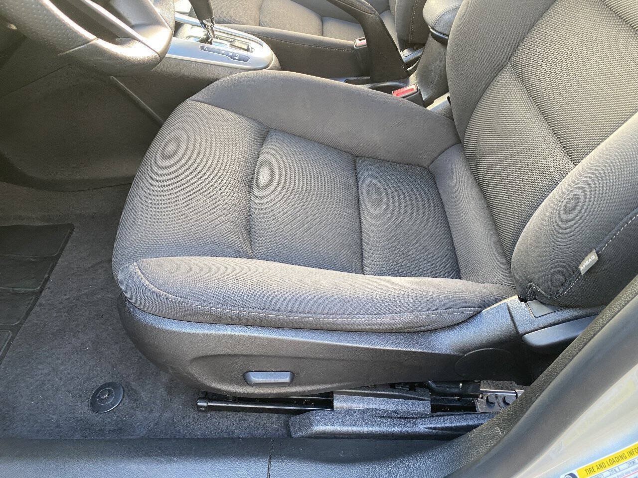 Used 2016 Chevrolet Cruze LT FWD image 20
