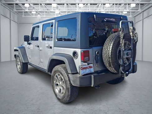 Used 2018 Jeep Wrangler Unlimited Rubicon w/ Cold Weather Group image 3