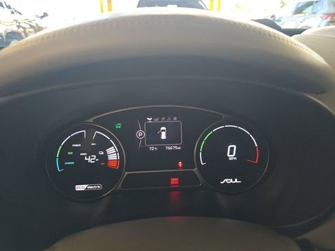 Used 2016 Kia Soul EV + w/ Sun & Fun Package image 6