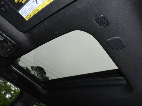 Certified 2025 Toyota Tacoma TRD Off-Road w/ TRD Off Road Upgrade Package AWD/4WD image 7