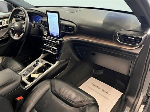 Used 2022 Ford Explorer Platinum w/ Equipment Group 601A image 18