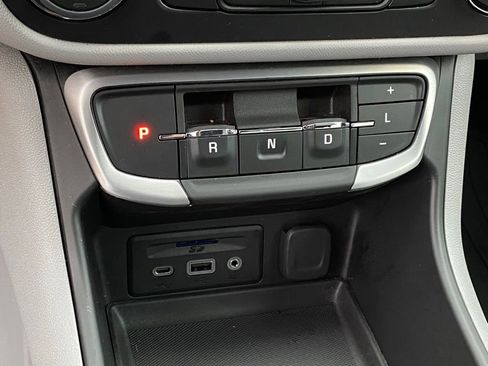 Used 2024 GMC Terrain SLT FWD image 20
