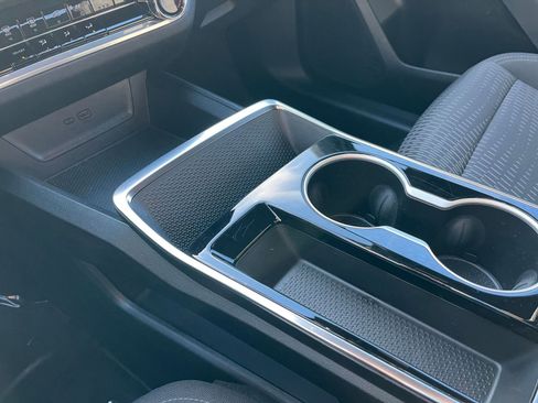 Used 2025 Chevrolet Equinox LT image 40