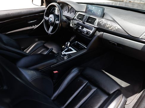 Used 2016 BMW M4 Convertible RWD image 21