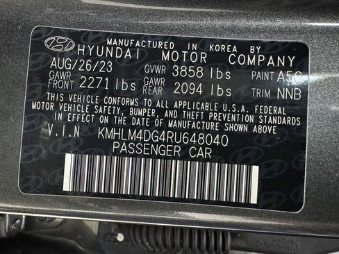 Used 2024 Hyundai Elantra SEL image 30
