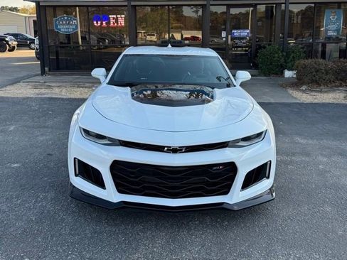 Used 2019 Chevrolet Camaro ZL1 image 3