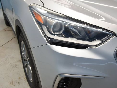 Used 2017 Hyundai Santa Fe SE FWD image 39