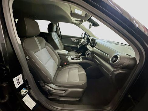 Used 2025 Chevrolet Blazer LT image 32