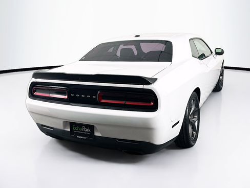 Used 2019 Dodge Challenger R/T RWD image 9