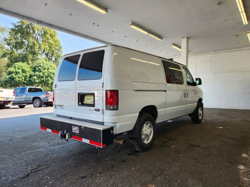 Used 2014 Ford E-350 and Econoline 350 Super Duty w/ Power Group RWD image 3