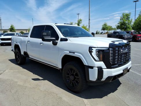 Used 2025 GMC Sierra 2500 Denali Ultimate AWD/4WD image 3