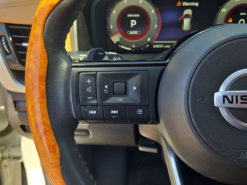Used 2021 Nissan Rogue Platinum AWD/4WD image 17