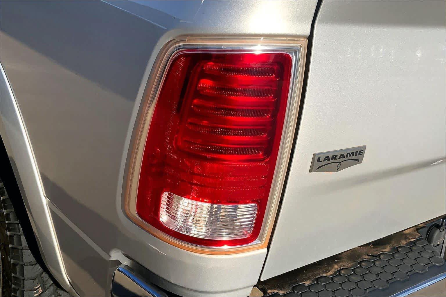 Used 2017 RAM 1500 Laramie w/ Convenience Group AWD/4WD image 27