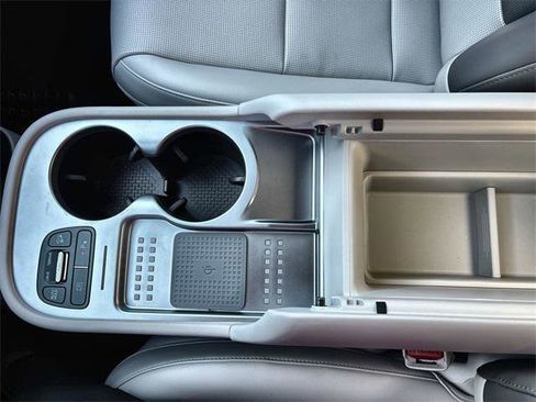 New 2026 Hyundai Ioniq 9 SEL image 5