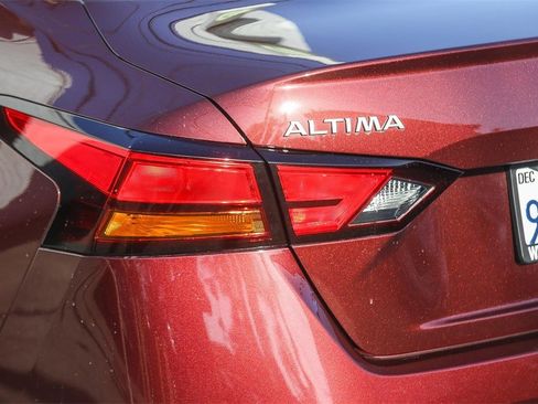 Certified 2024 Nissan Altima 2.5 SV w/ SV Premium Package image 7