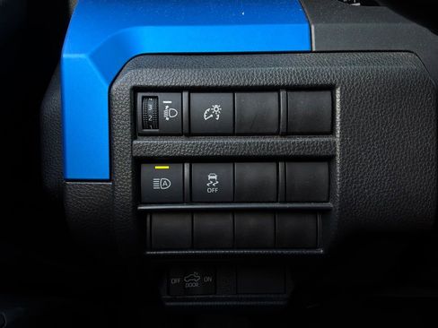 Used 2025 Toyota Tacoma TRD Off-Road AWD/4WD image 20