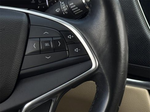 Used 2017 Cadillac XT5 FWD image 15