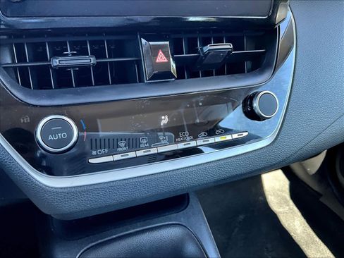 Used 2025 Toyota Corolla LE FWD image 26