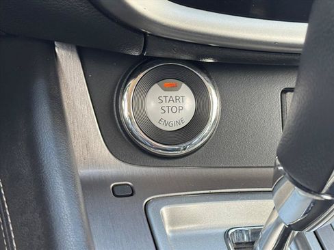 Used 2023 Nissan Murano SV AWD/4WD image 16