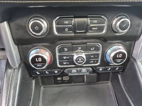 Used 2022 GMC Yukon SLT w/ SLT Premium Package AWD/4WD image 23