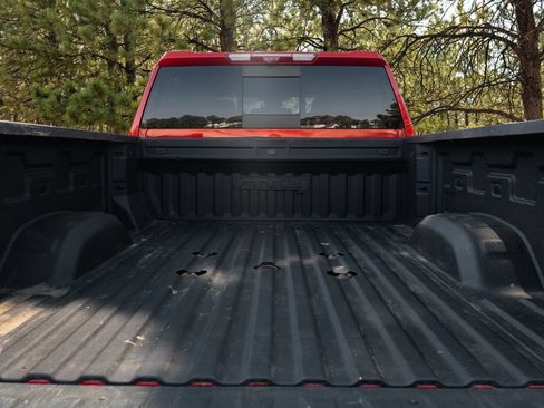 Used 2024 GMC Sierra 2500 AT4 w/ AT4 Premium Plus Package AWD/4WD image 10