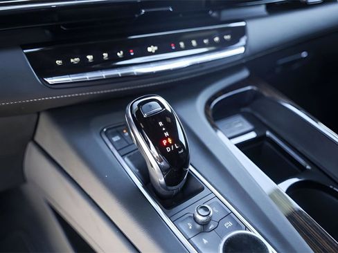 Used 2023 Cadillac Escalade Luxury w/ LPO, Illumination Package image 18