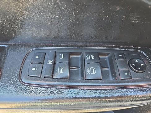 Used 2021 Chrysler 300 S image 21