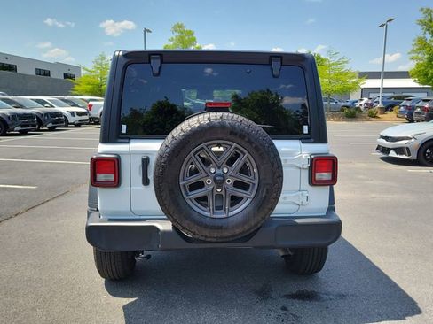 Used 2025 Jeep Wrangler Sport S AWD/4WD image 5